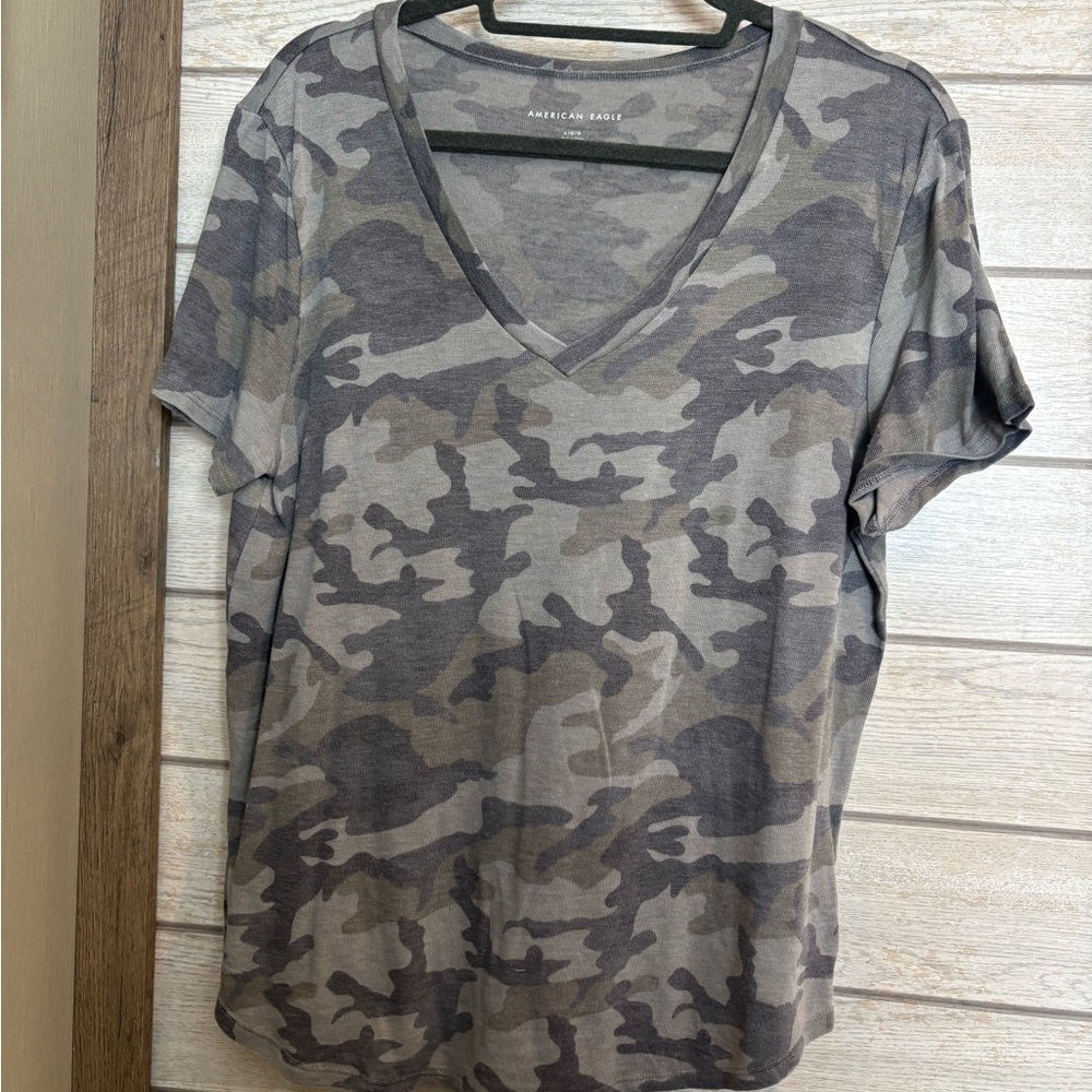 American Eagle Outfitters Women's Gray Olive Camo V-Neck Tee